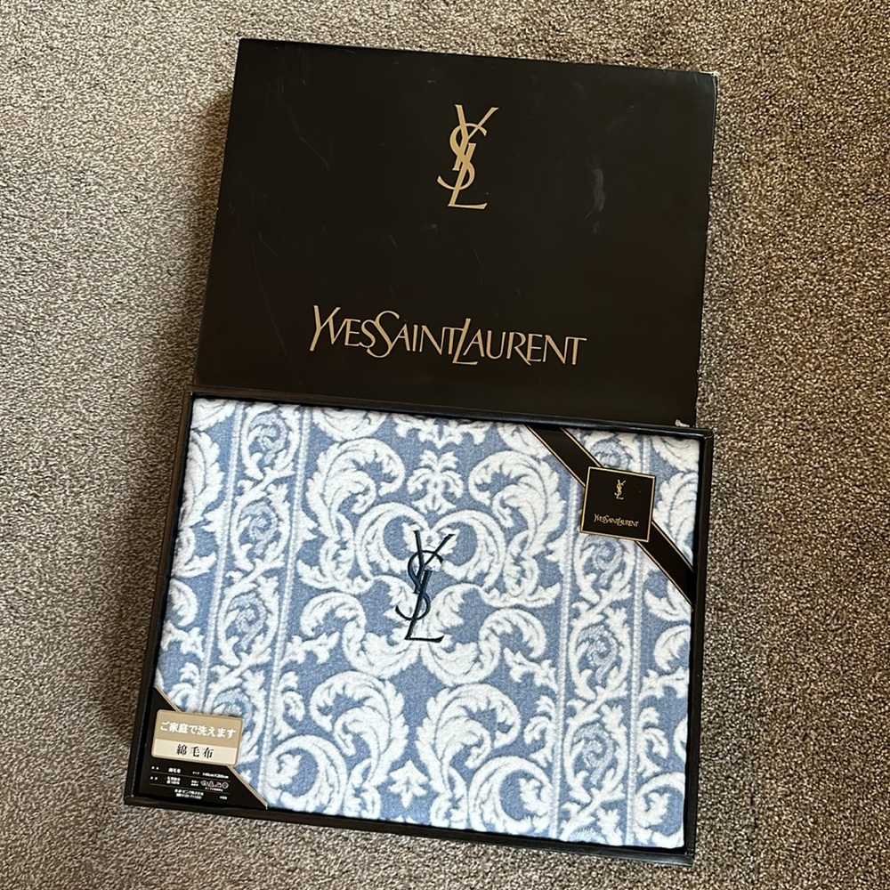 YSL Yves Saint Laurent Blue White Floral 100% Cotton Throw Blanket 140cm x 200cm